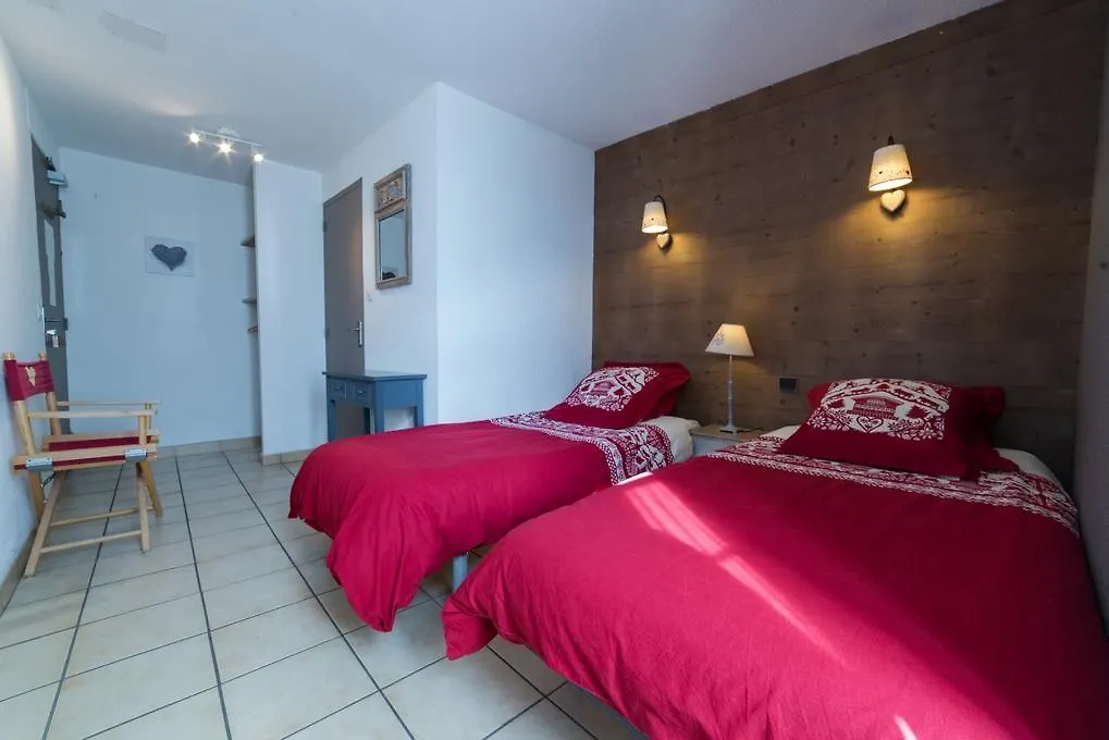 Gîte La Maisonnée Sazos 0*,  France